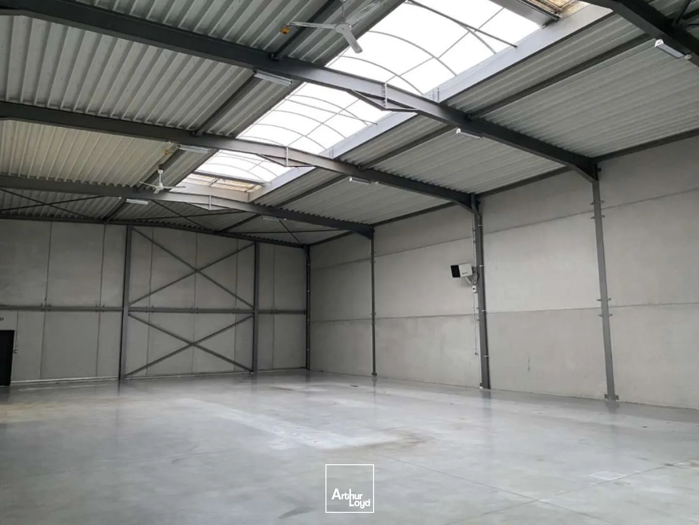À louer - Entrepôts avec bureaux - PA du Mélantois
