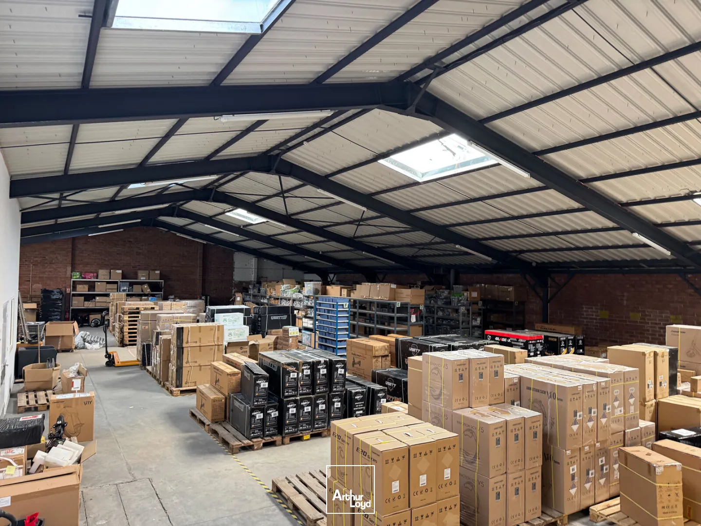 A VENDRE à MONS EN BAROEUL entrepot et bureau 