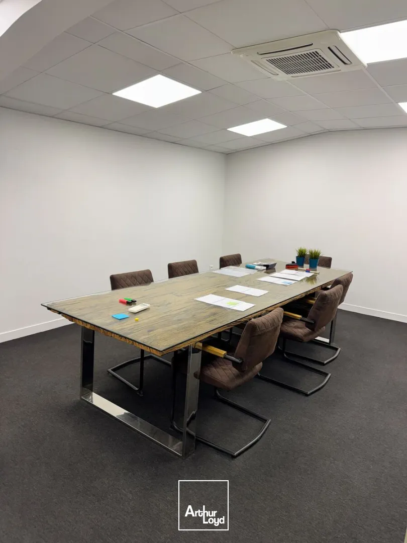 A VENDRE à MONS EN BAROEUL entrepot et bureau 