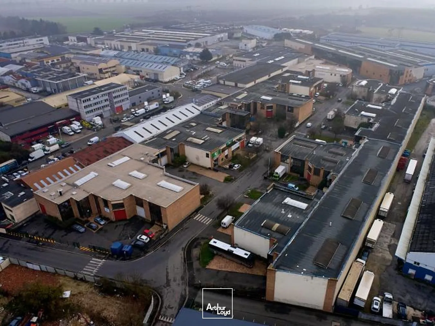 Locaux d'activité à louer à LE THILLAY 95500