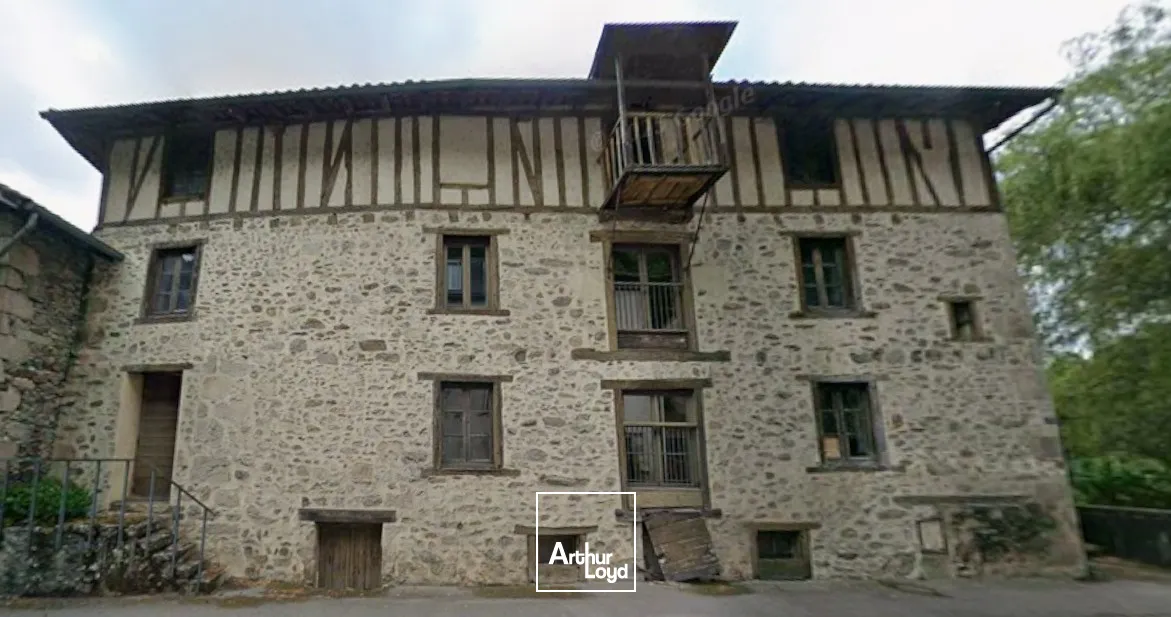 SAINT LEONARD DE NOBLAT - Murs A VENDRE - 600 m² + 8&nbsp;000 m² de terrain