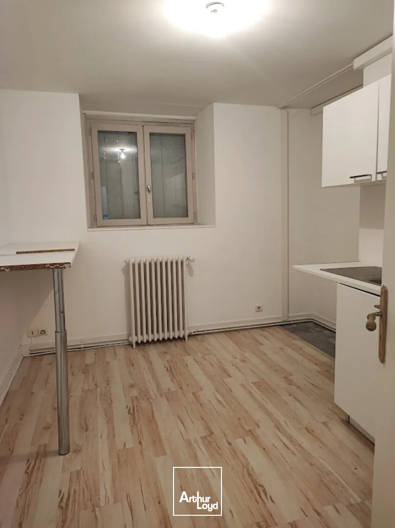 A LOUER - LIMOGES Centre-ville / Place d'Aine - Bureaux 58 m² c