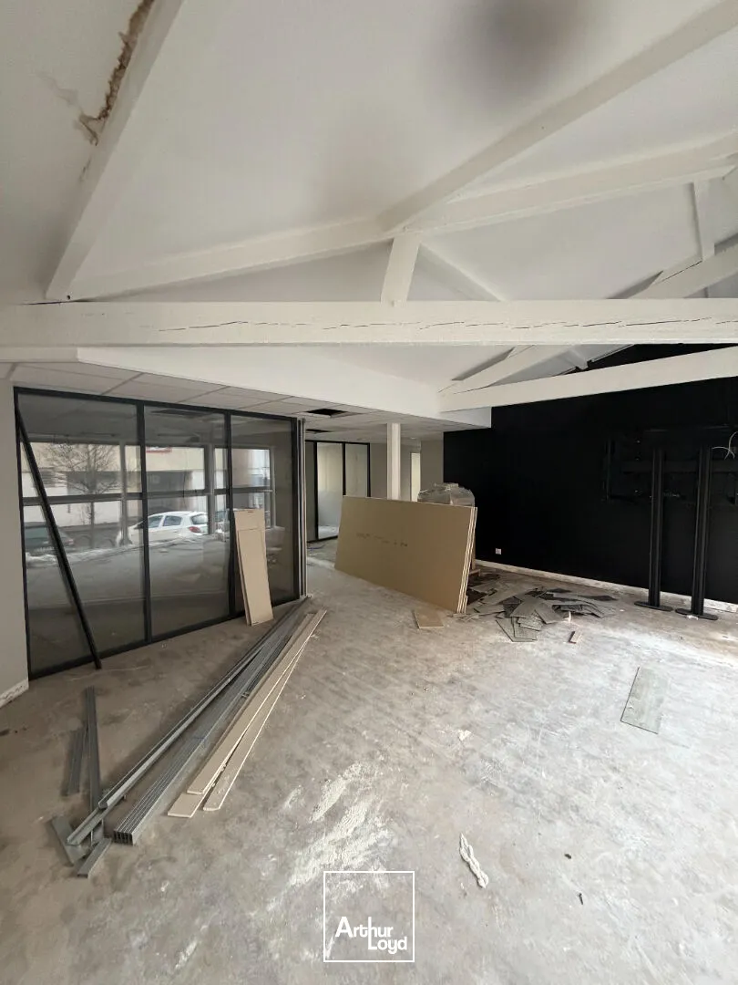 Local commercial refait à neuf - 270 m² - Hyper visibilité - Secteur Carmes