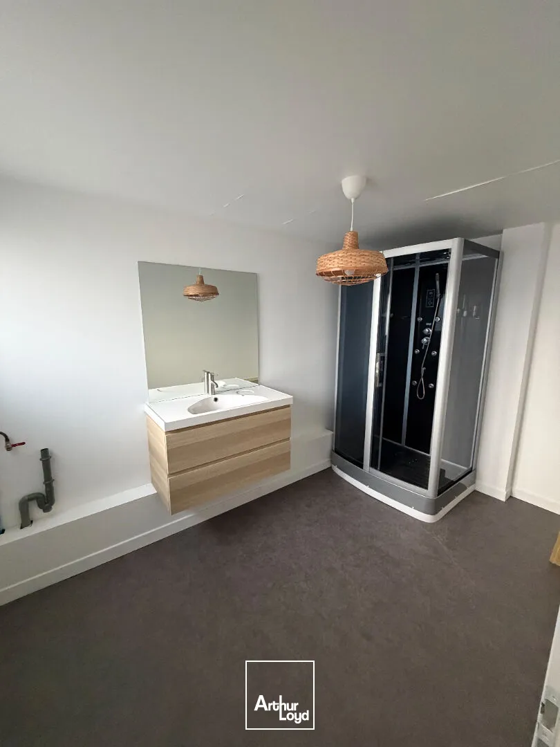 Local commercial refait à neuf - 270 m² - Hyper visibilité - Secteur Carmes