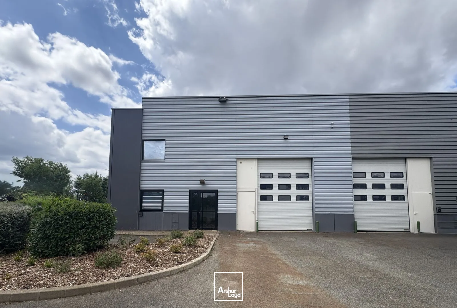 Locaux d'activité à louer à SEMOY 45400