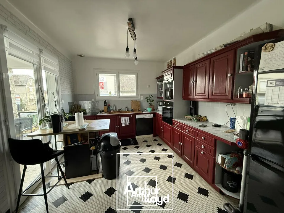 Immeuble / Maison à usage professionnel  170 m²  Terrasson-Lavilledieu