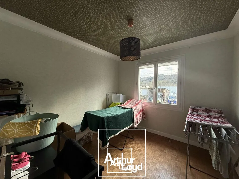 Immeuble / Maison à usage professionnel  170 m²  Terrasson-Lavilledieu