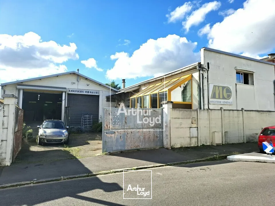 Bâtiment indépendant - rare sur secteur 