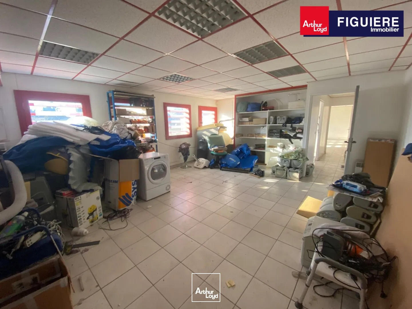 Local d'activités 580m² sur parcelle de 1500m² à louer Lancon-Provence