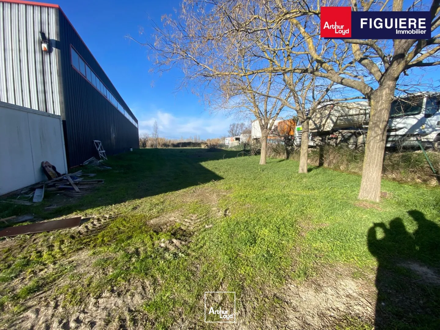 Local d'activités 580m² sur parcelle de 1500m² à louer Lancon-Provence