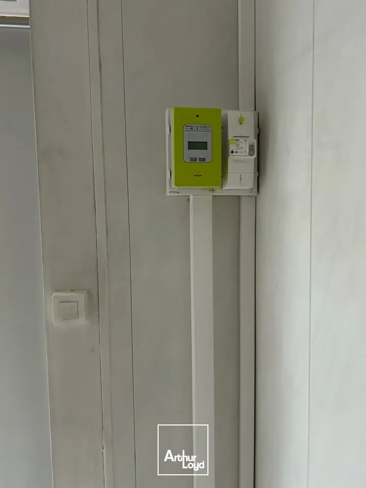 Petite surface en cur de ville - MURS VIDES