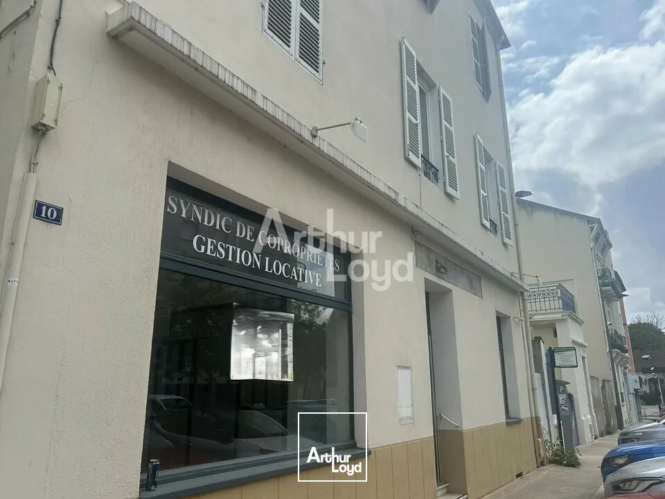 LOCAUX PROFESSIONNELS CENTRE VILLE VICHY - PROCHE GARE 