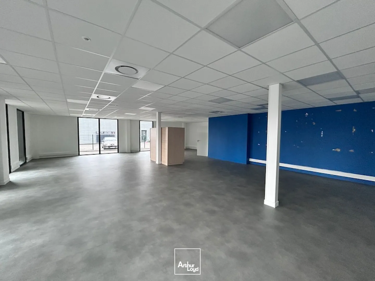 LOCAL COMMERCIAL - MACON SUD