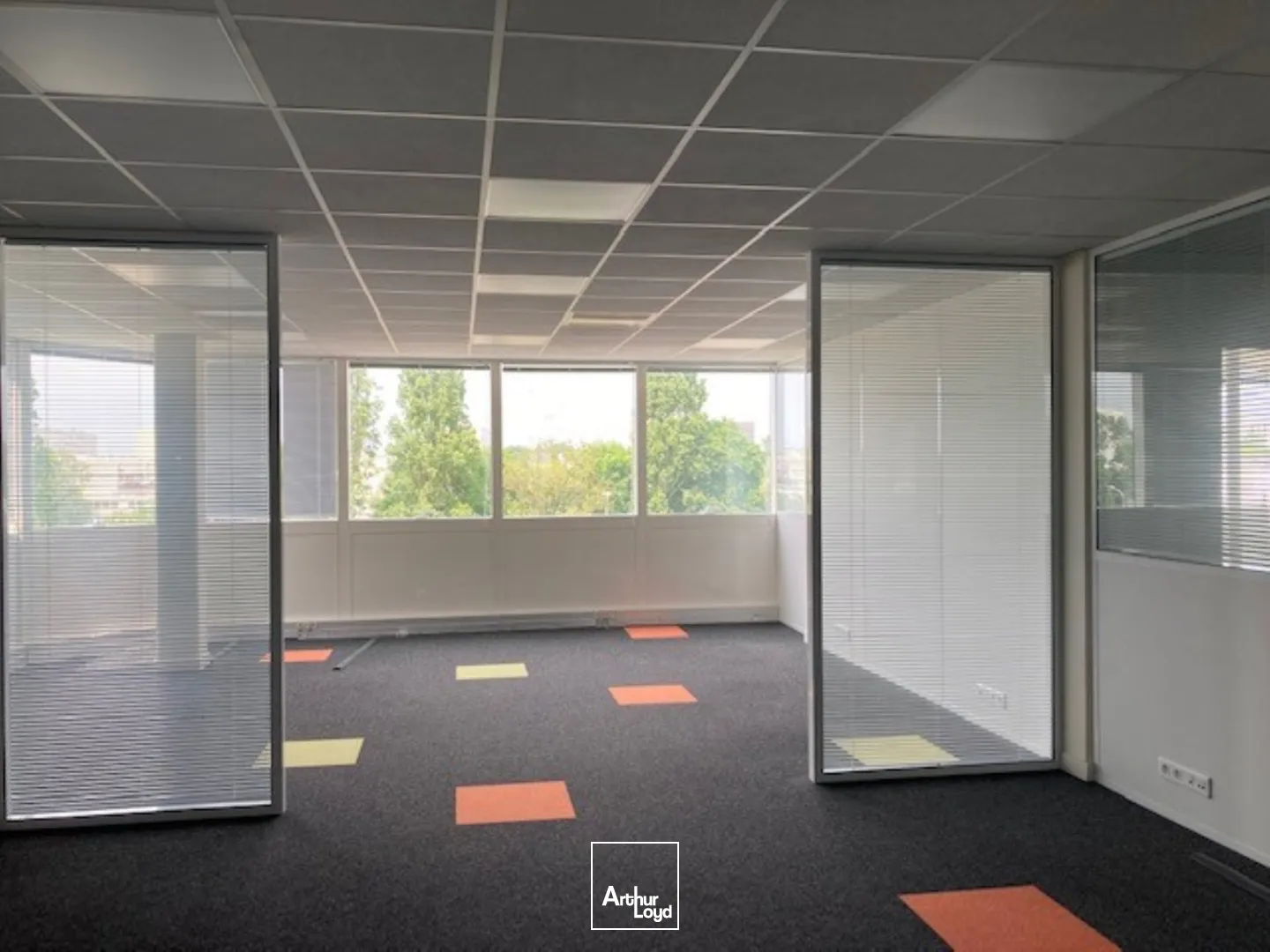 Bureaux à vendre ou à louer à VELIZY VILLACOUBLAY 78140