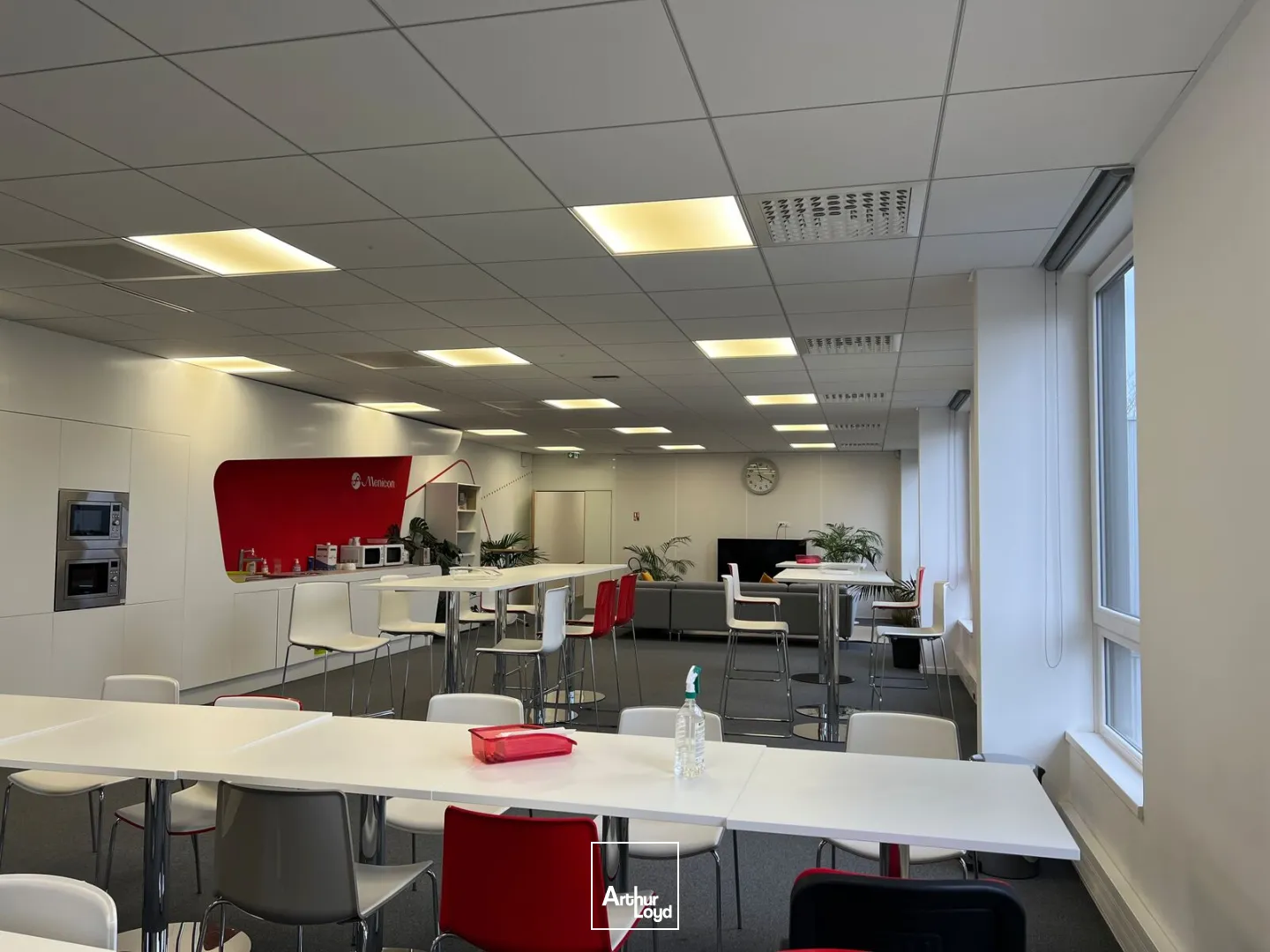 Locaux d'activité à louer à TREMBLAY EN FRANCE 93290