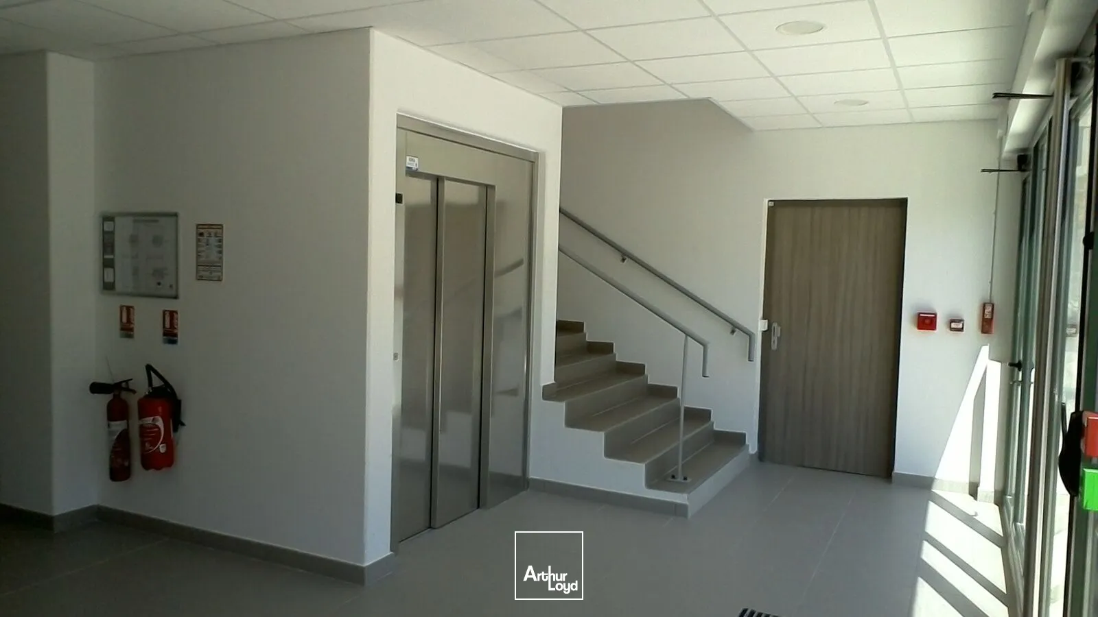 Bureaux - Location - LA CIOTAT - 13600 - 96-192 - 7608169