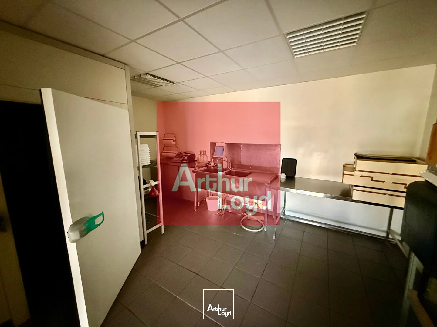 Local commercial fonctionnel 110 m² et belle visibilité