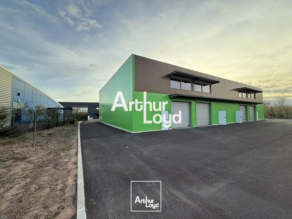 Locaux d'activité & Entrepôts - Vente - LES ARCS - 83460 - 320-700 - 7608438