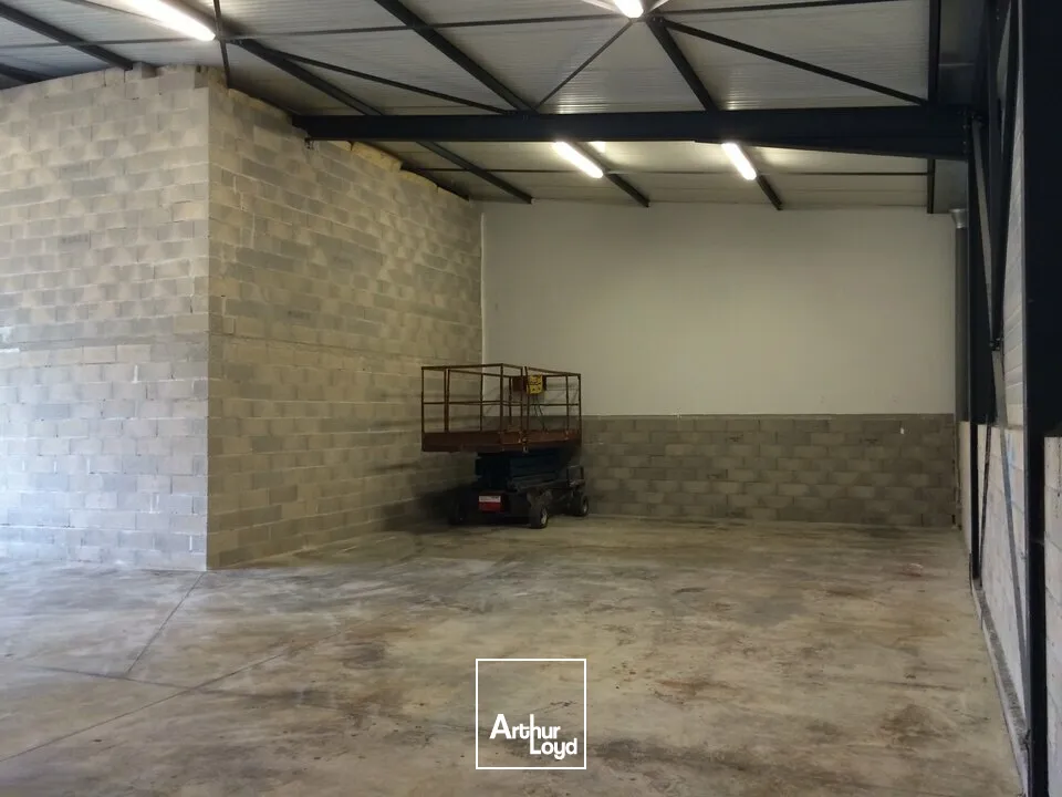 Locaux d'activité & Entrepôts - Location - RUFFEY LES ECHIREY - 21490 - 300-300 - 7608474