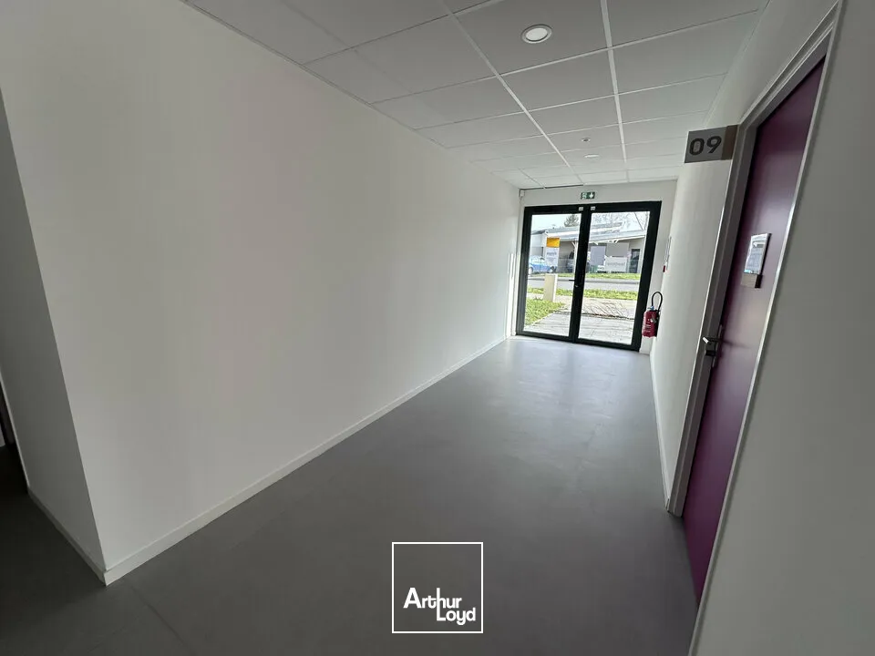 Bureaux - Location - FAGNIERES - 51510 - 25.75-477.85 - 7608521