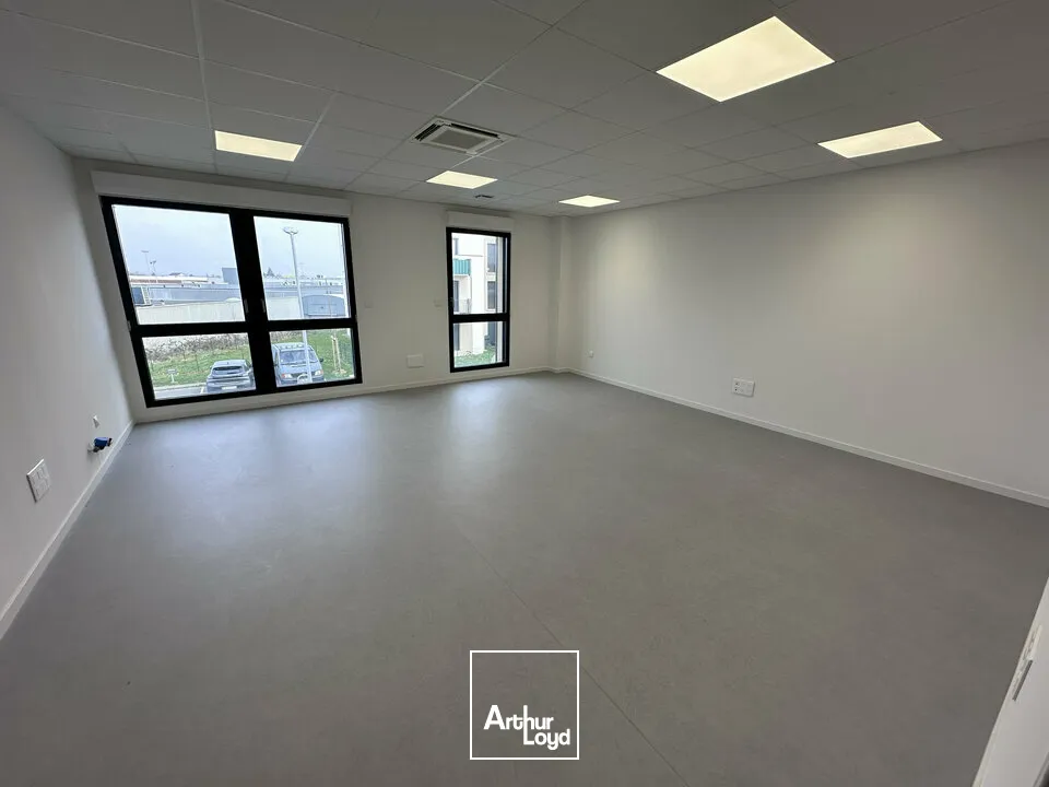 Bureaux - Location - FAGNIERES - 51510 - 25.75-477.85 - 7608520