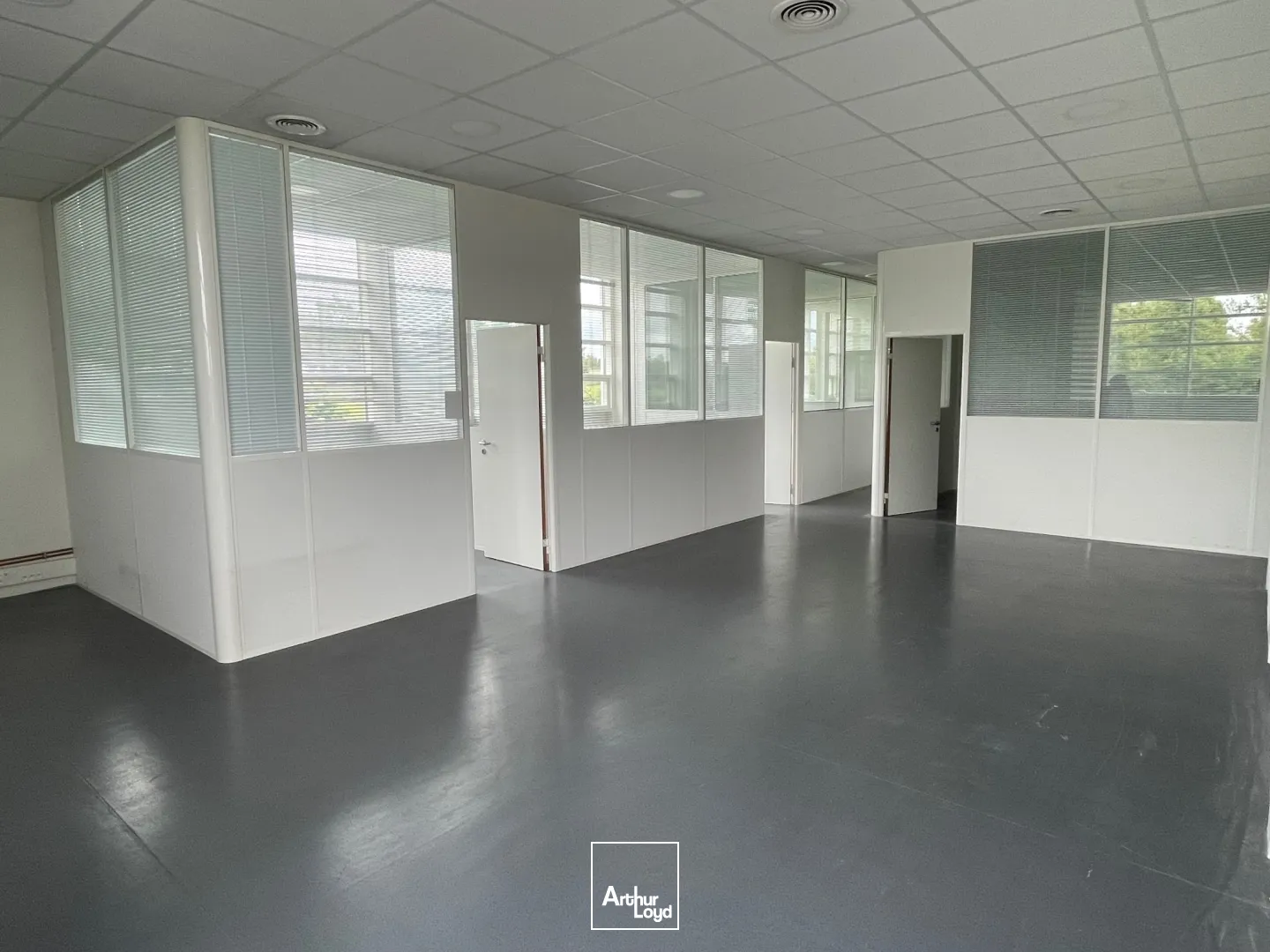 Bureaux - Location - HEUDEBOUVILLE - 27400 - 415-915 - 7608830