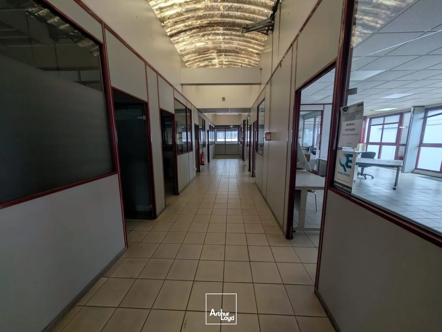 Locaux d'activité & Entrepôts - Location - BUCHELAY - 78200 - 335-670 - 7608958