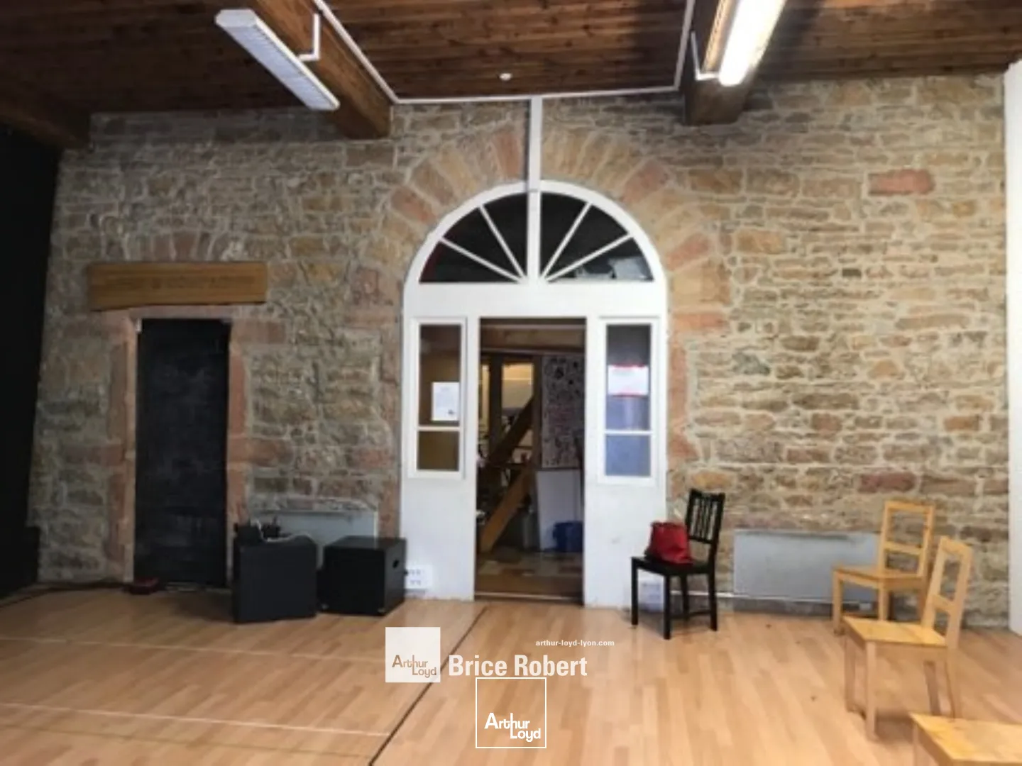 Locaux commerciaux - Location - LYON - 69002 - 100-100 - 7609150