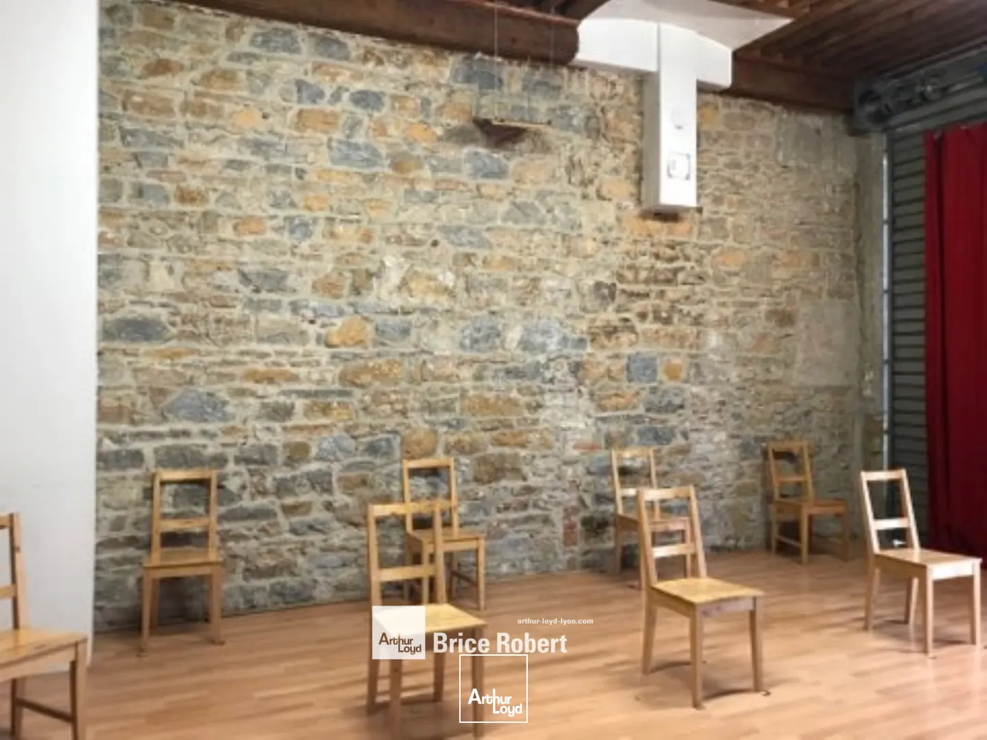 Locaux commerciaux - Location - LYON - 69002 - 100-100 - 7609151