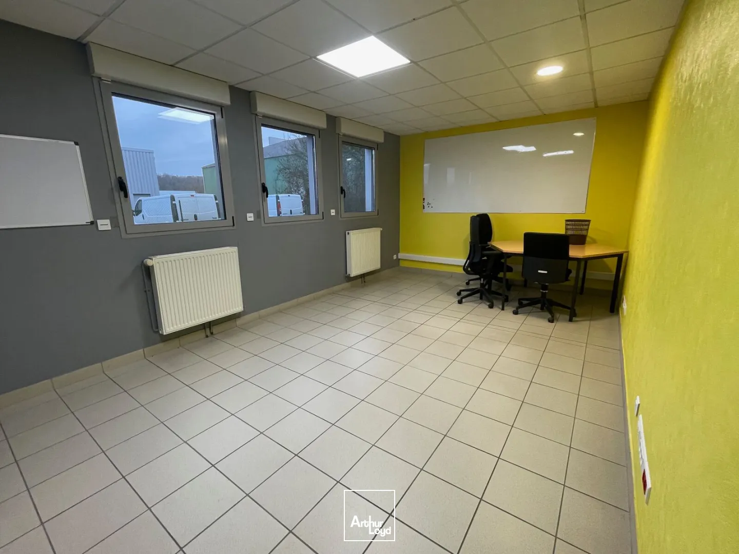 Bureaux - Location - PONT AUDEMER - 27500 - 165-330 - 7609711