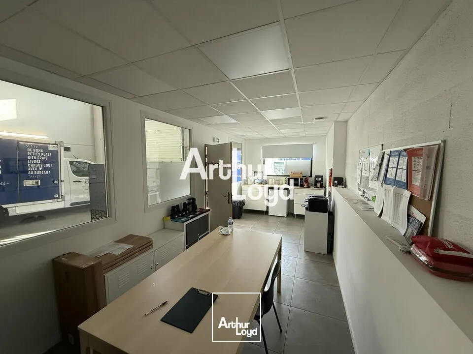 Locaux d'activité & Entrepôts - Location - FREJUS - 83600 - 180-180 - 7610230