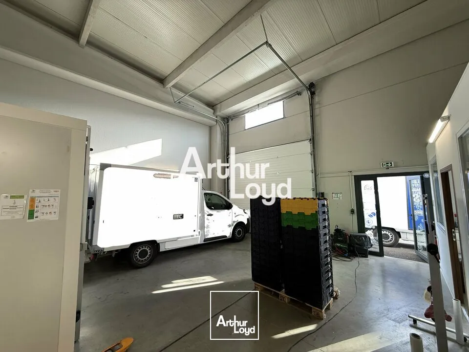 Locaux d'activité & Entrepôts - Location - FREJUS - 83600 - 180-180 - 7610229