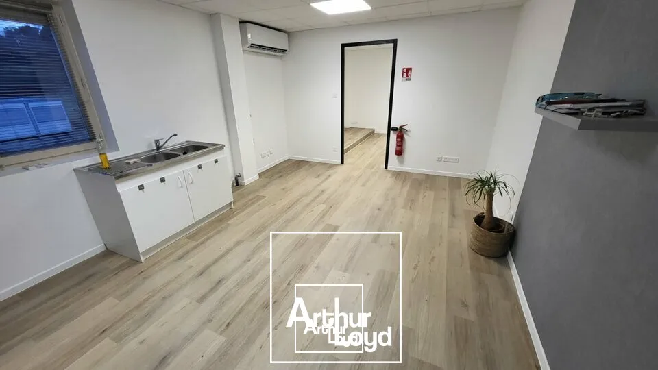 Locaux d'activité & Entrepôts - Location - USSAC - 19270 - 250-250 - 7610237