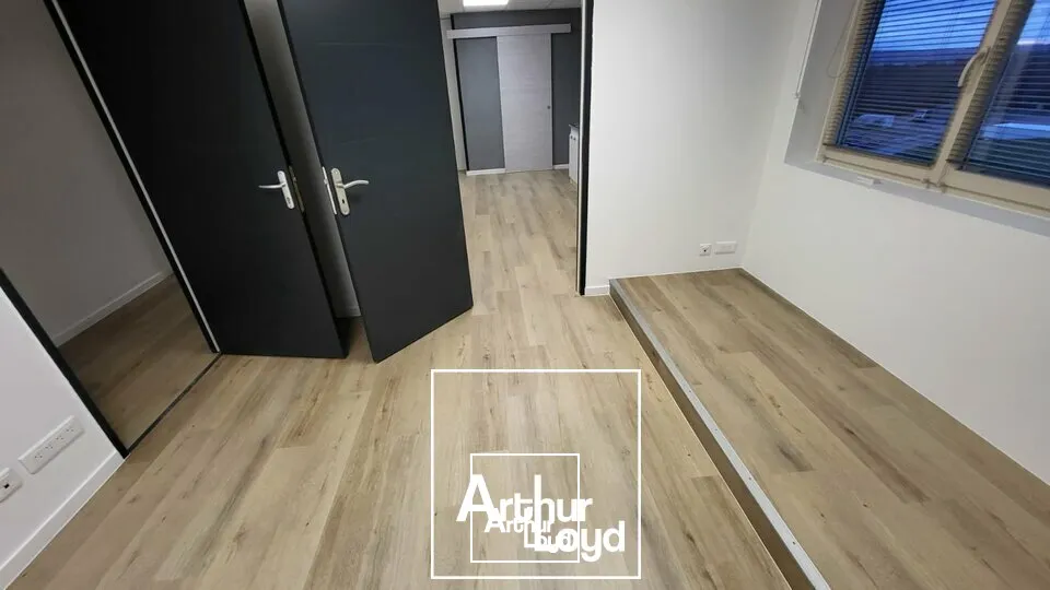 Locaux d'activité & Entrepôts - Location - USSAC - 19270 - 250-250 - 7610239