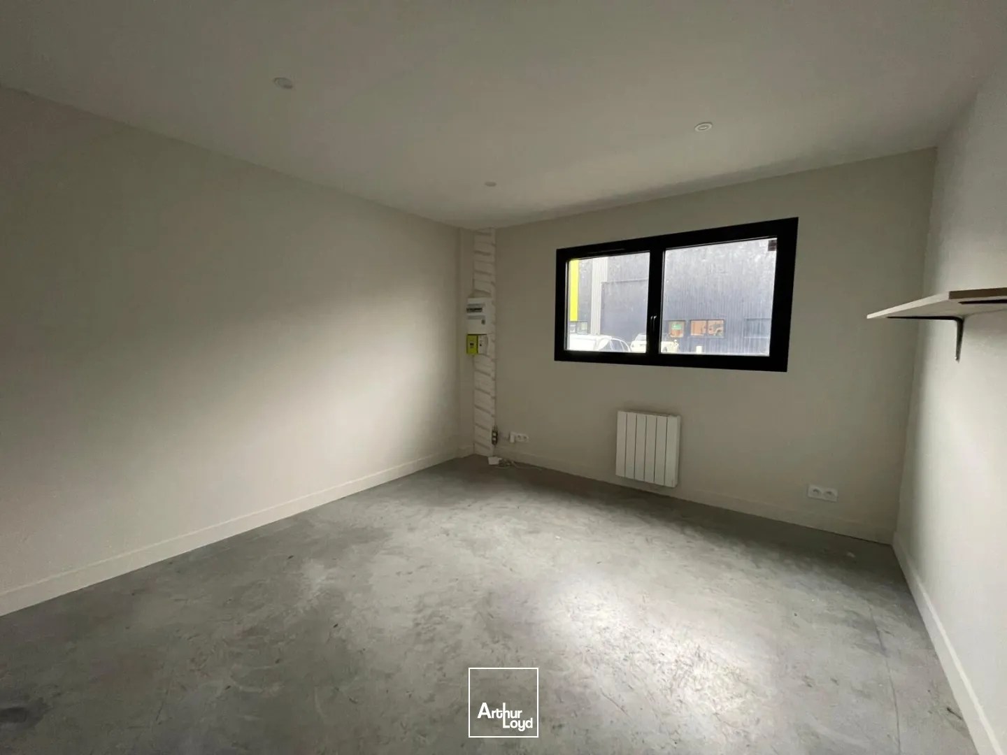 Locaux d'activité & Entrepôts - Location - PLESCOP - 56890 - 256-256 - 7610381