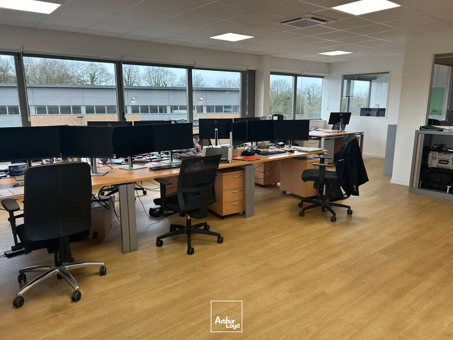 Locaux d'activité & Entrepôts - Location - SAINT ETIENNE DE MONTLUC - 44360 - 315-315 - 7610456