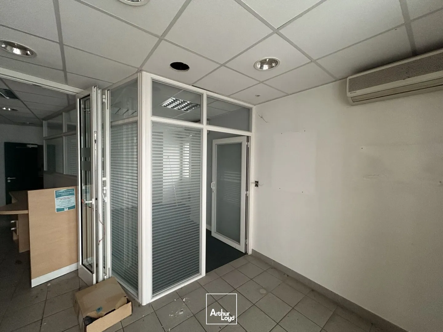 Locaux commerciaux - Location - CAMPBON - 44750 - 69.22-69.22 - 7610462