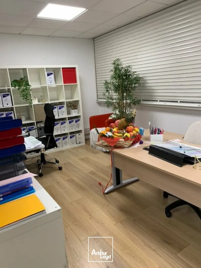 Bureaux - Location - ENTRAIGUES SUR LA SORGUE - 84320 - 280-451 - 7610943