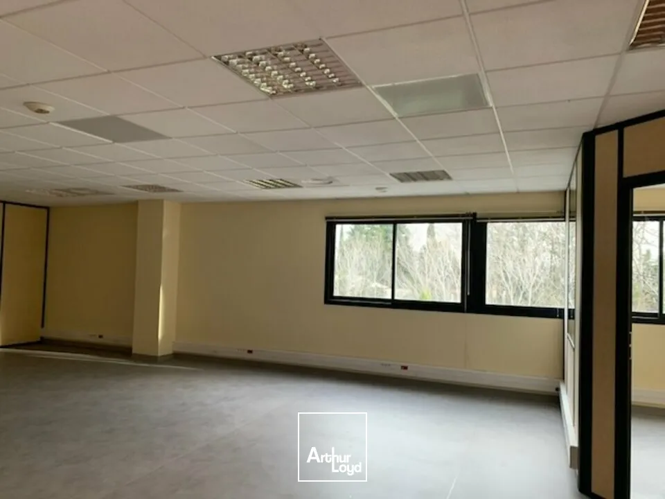 Bureaux - Location - ENTRAIGUES SUR LA SORGUE - 84320 - 464-464 - 7610959