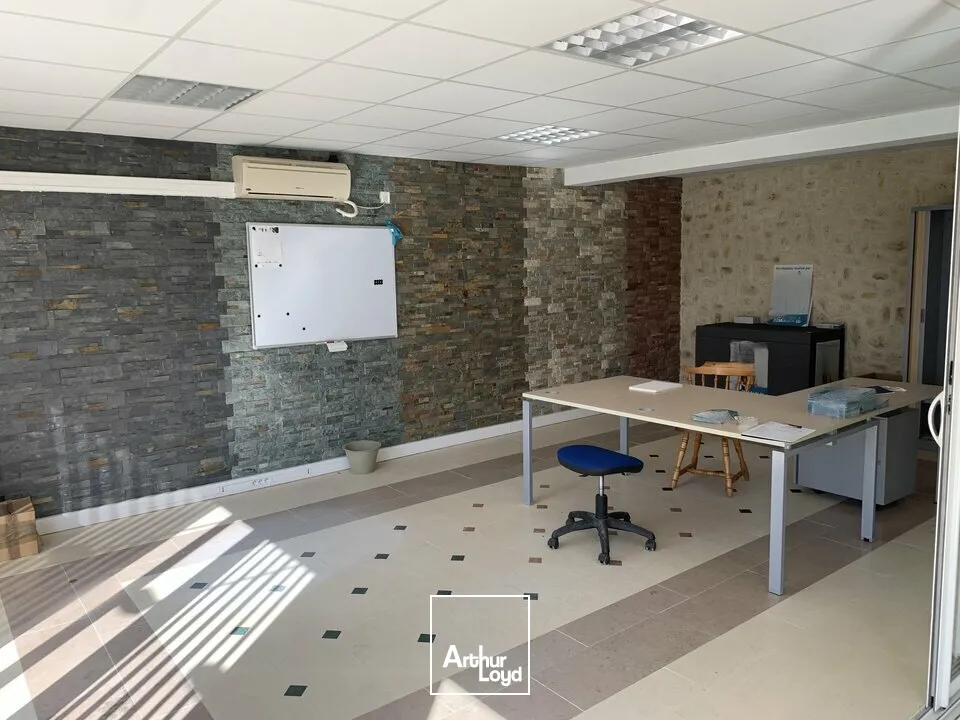 Locaux d'activité & Entrepôts - Vente - CHAZELLES - 16380 - 373-373 - 7611180