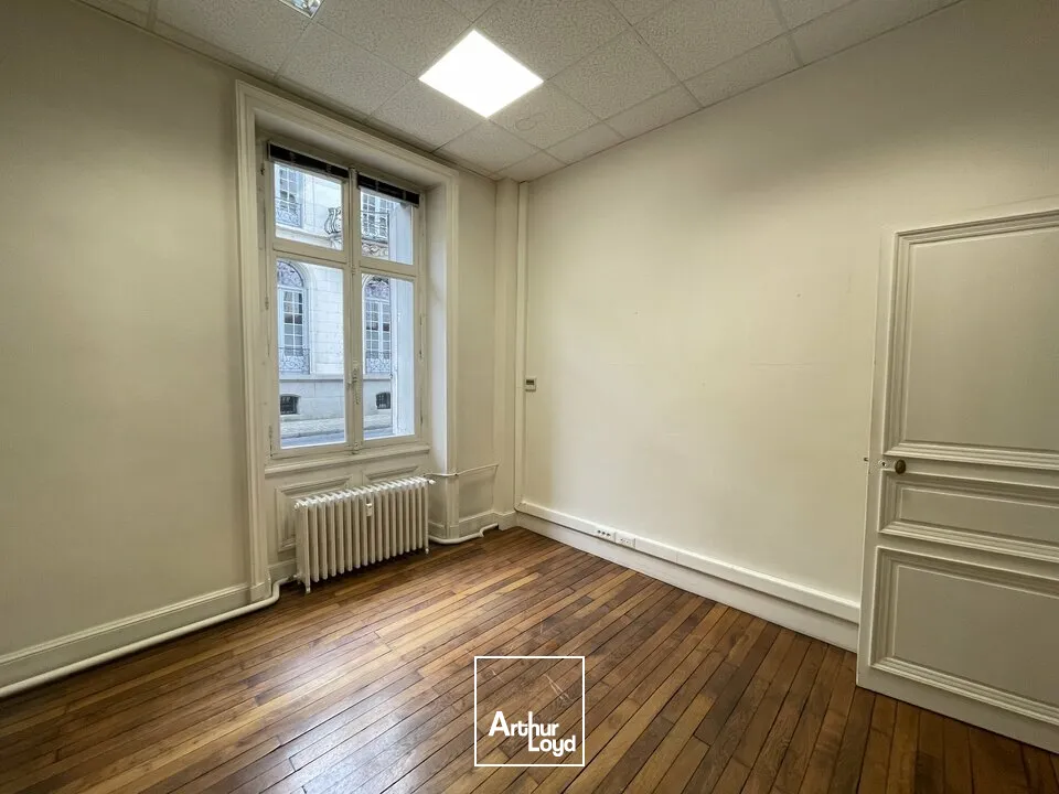 Bureaux - Location - POITIERS - 86000 - 64.83-64.83 - 7613071