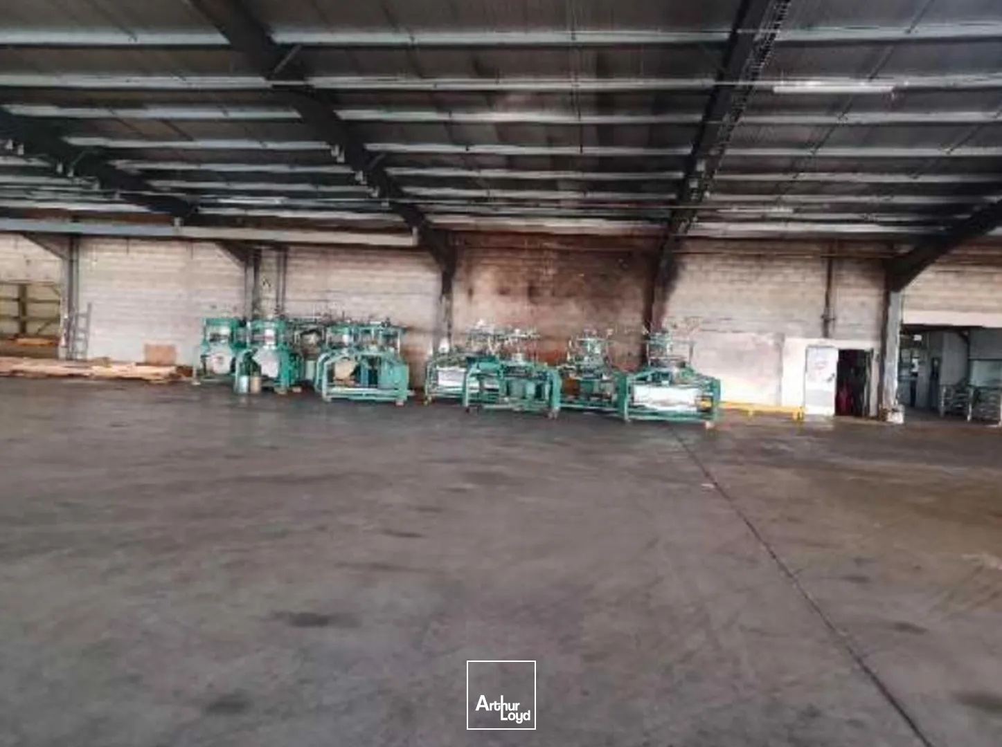 Locaux d'activité & Entrepôts - Vente - BOHAIN EN VERMANDOIS - 02110 - 6296-6296 - 7613116