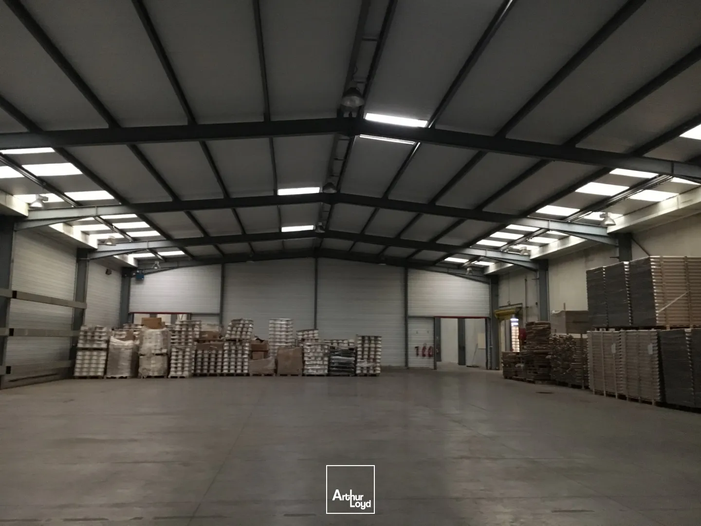 Locaux d'activité & Entrepôts - Vente - BOHAIN EN VERMANDOIS - 02110 - 6296-6296 - 7613111