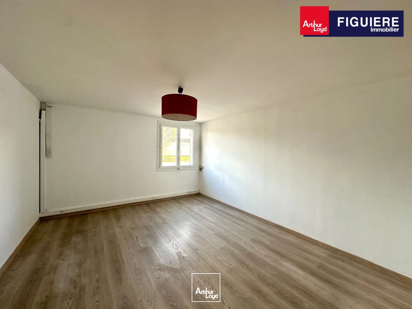 Ensemble immobilier avec terrain à VENDRE sur BOUC BEL AIR