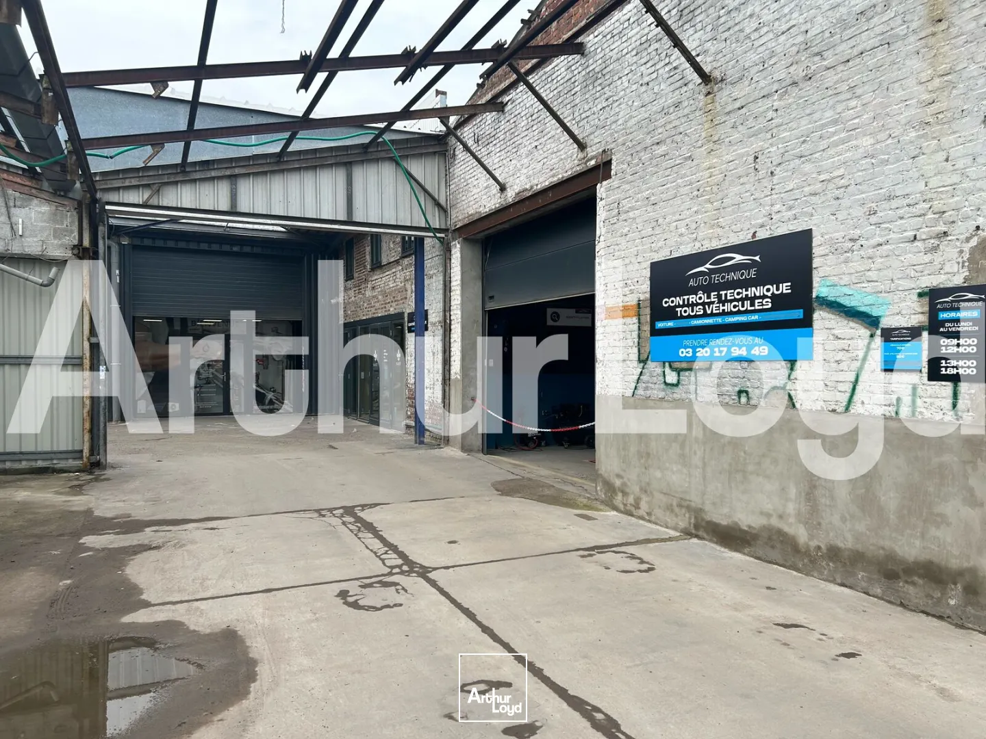 Cellule commerciale livré brut de béton de 375 m² à louer - Emplacement stratégique et forte visibilité