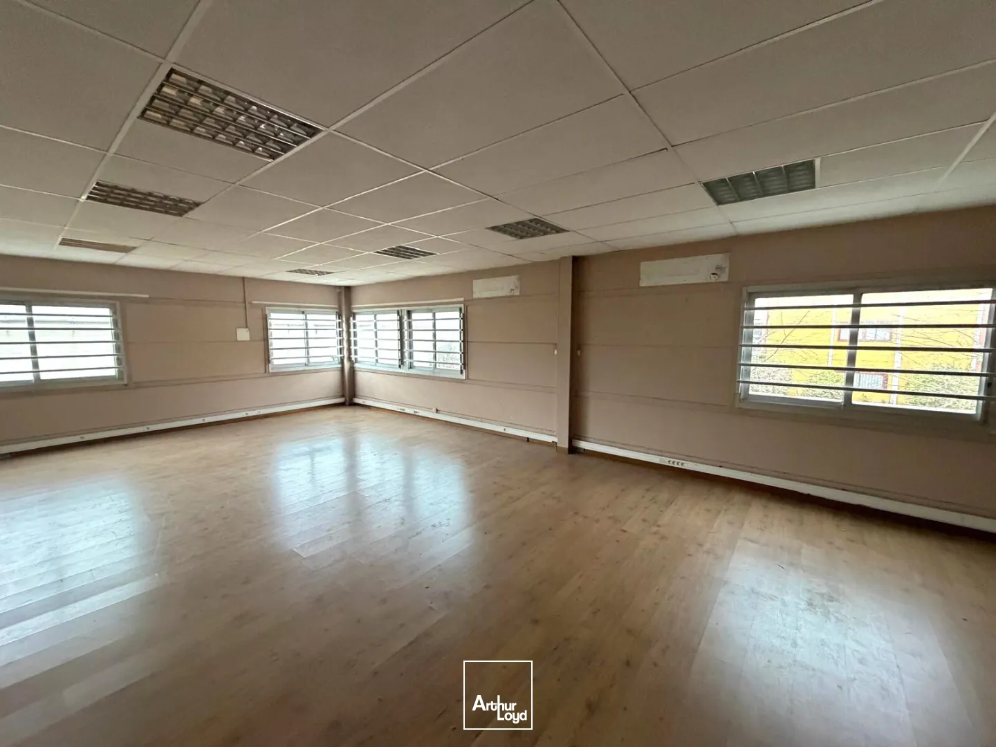 Locaux d'activité & Entrepôts - Location - MARSEILLE - 13011 - 695.75-1452 - 7613567