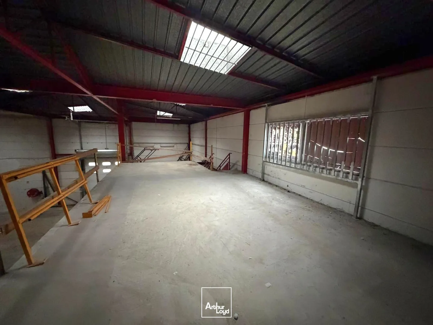 Locaux d'activité & Entrepôts - Location - MARSEILLE - 13011 - 695.75-1452 - 7613565