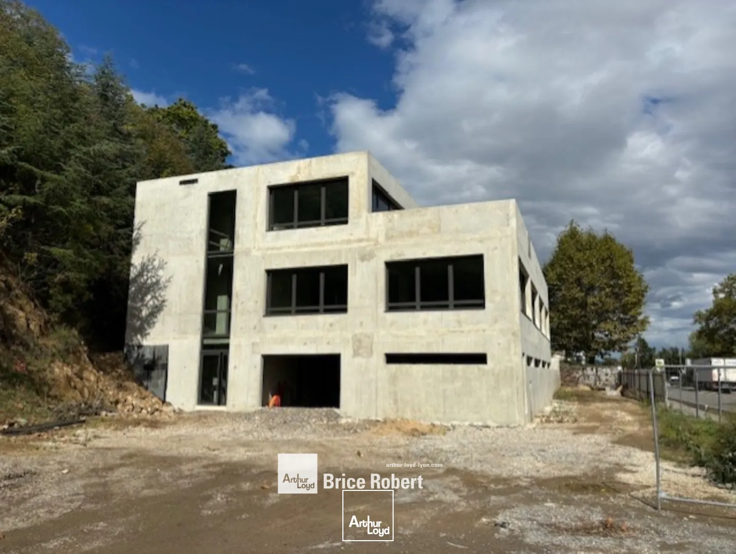 A LOUER - Bâtiment d'activités - ORLIENAS