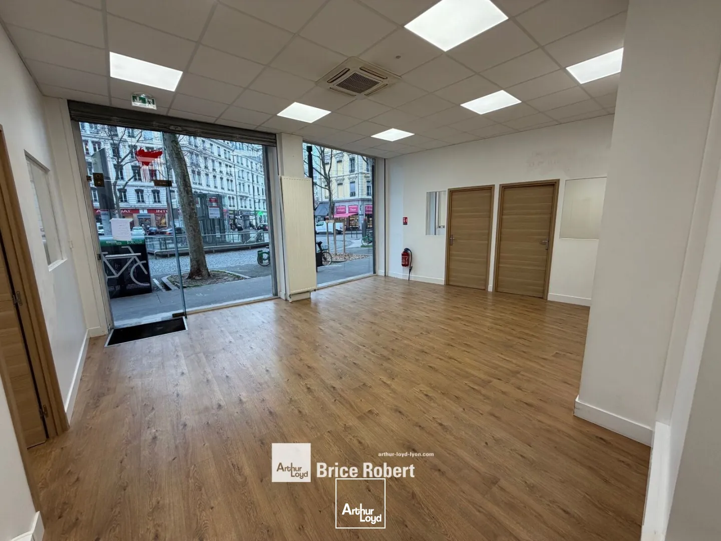 A louer - Commerce en angle de rue - Lyon 3ème Préfecture
