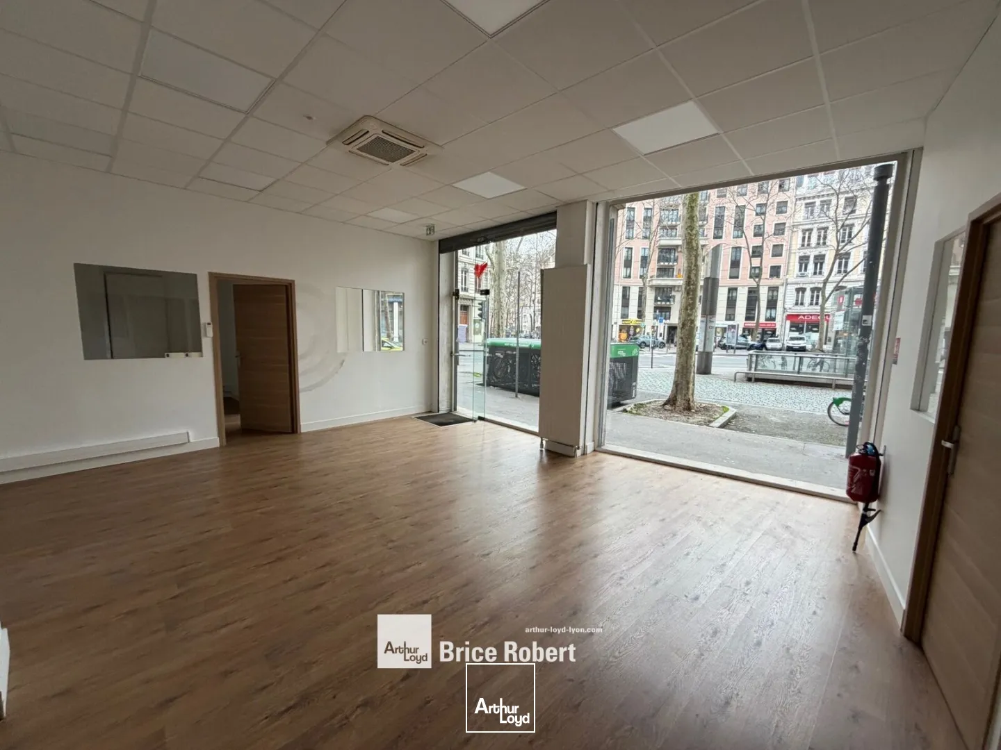 A louer - Commerce en angle de rue - Lyon 3ème Préfecture